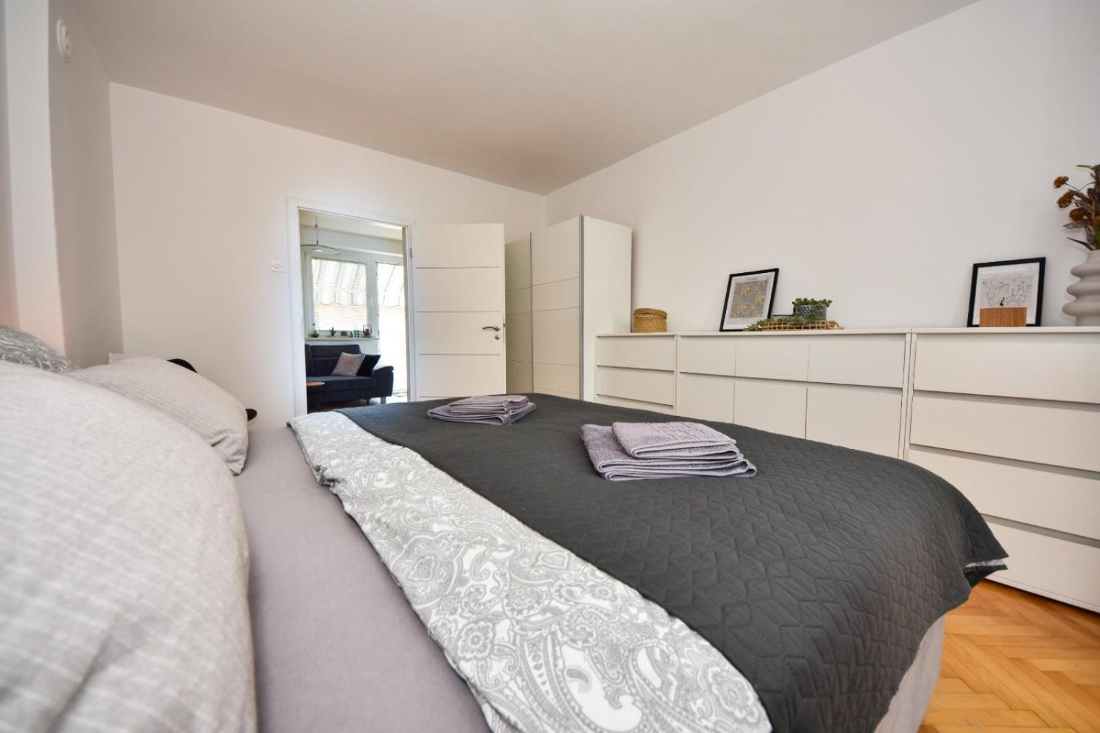Lora Apartmán *
